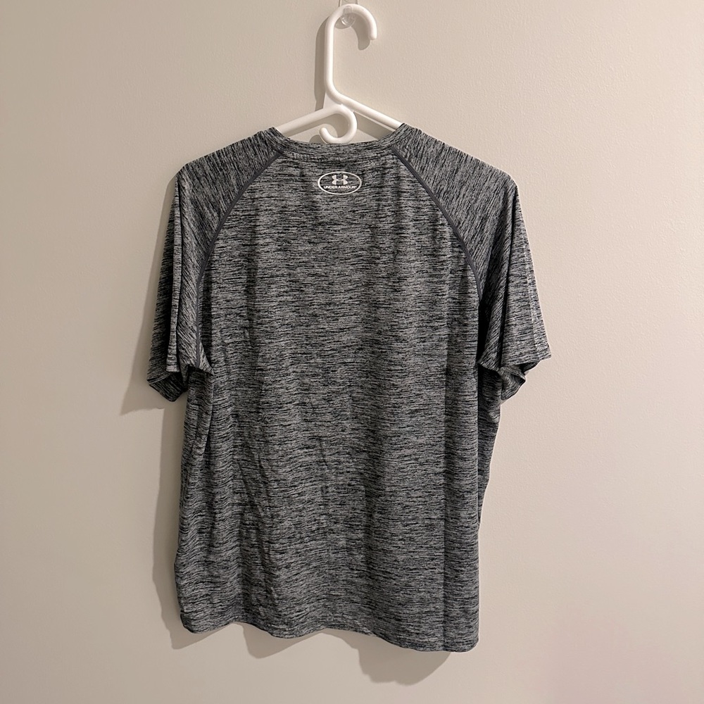 Under Armour Athletic Shirt Size Large - Picture 2 of 4